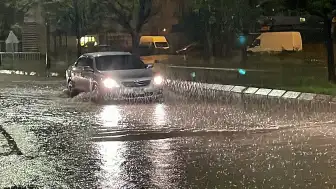 Kayseri'de Sağanak Sele Neden Oldu, Yollar Ulaşıma Kapandı