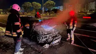 Kayseri'de Seyir Halindeki Otomobil Alev Aldı