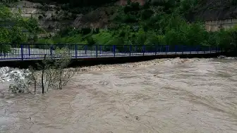 Kelkit Çayı'nda Debisi Yükseldi, Yeşilçam Köprüsü Ulaşıma Kapatıldı