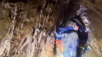 Laos'ta Sel Sularıyla Kapanan Mağarada Mahsur Kalan 5 Kişiye Ulaşıldı