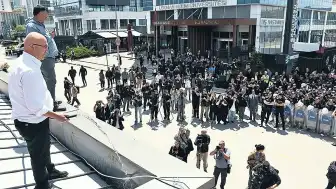 Mahmut Tanal'ın Bayram Tatili ve Tepki Çeken Paylaşımı