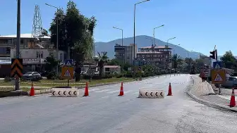 Mersin'de D-400 Karayolu'ndaki Köprüde Göçük: Trafik Tek Yöne Verildi