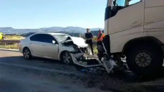 Mersin'de Trafik Kazası: Anne ve Kızı Hayatını Kaybetti, Baba Ağır Yaralandı