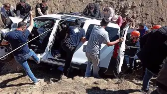 Muş'ta Çaya Düşen Otomobildeki Sürücü Yaralandı
