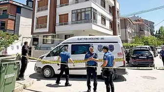 Parkta Kanlar İçinde Bulunan Şüpheli, Anne ve Babasını Öldürdüğünü İtiraf Etti