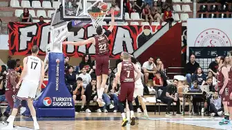 Parmos Bordo, Gaziantep Basketbol'u Mağlup Ederek Süper Lig'e Yükseldi