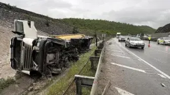 Samsun'da Zincirleme Kaza: 2 TIR Çarpıştı, 2 Kişi Yaralandı