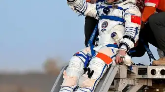 Shenzhou-21 Astronotları 210 Günlük Görevin Ardından Dünya'ya Döndü