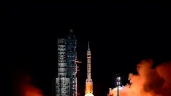 Shenzhou-23 Uzay Aracı Tiangong İstasyonu'na Başarıyla Kenetlendi