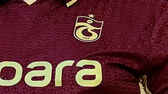 Trabzonspor Bayrağına Bıçaklı Saldırı Girişimi Antalya'da Yaşandı