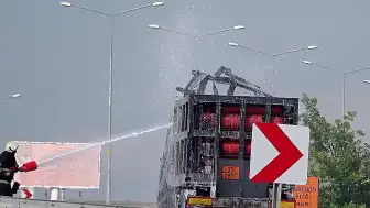 Aksaray'da TIR'da Çıkan Yangın Ormana Sıçradı