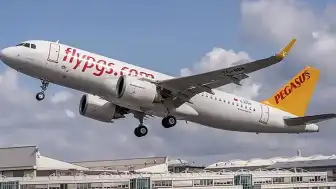 Ankara-İzmir Uçağında Taşınabilir Şarj Cihazı Paniği: Yolcular Tahliye Edildi