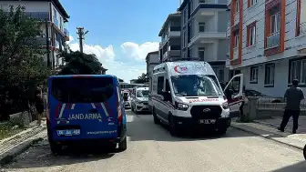 Ankara'da Yabancı Uyruklu Saldırgan 5 Kişiyi Yaraladı, Kendisini de Bıçakladı