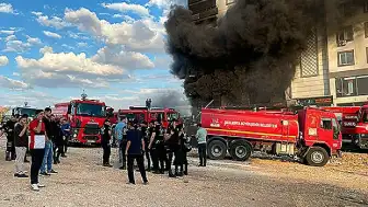 Atakent'te İnşaat Malzemeleri Dükkanında Yangın: 6 Yaralı