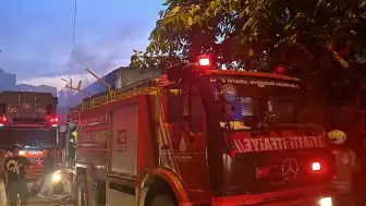 Ataşehir'de Mobilya İmalathanesinde Yangın: Yaralı Yok