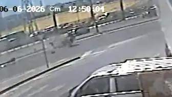 Avcılar'da D-100 Karayolu'nda otomobil takla attı: 2 yaralı