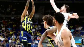 Basketbol Süper Ligi'nde Fenerbahçe Beko, A. Efes'i 1 Sayıyla Mağlup Etti: 60-59