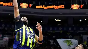 Beşiktaş Basketbol Süper Ligi'nde Fenerbahçe'yi Deplasmanda Yenerek Seride 1-0 Öne Geçti