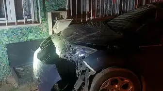 Bursa'da Trafik Kazası: Alkollü Sürücü Doğal Gaz Hattına Zarar Verdi, Binalar Tahliye Edildi