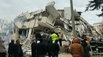 Danıştay'dan Depremde Yıkılan Arı Apartmanı Soruşturmasında Kamu Görevlilerine Ret