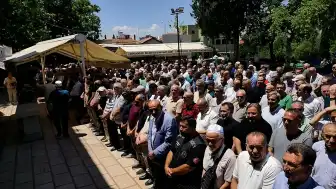 Emekli Şube Müdürü Y.K.G.'nin Cenazesinde Kalp Krizi Geçiren Arkadaşı Hayatını Kaybetti