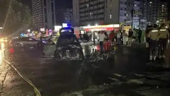 Esenyurt'ta Otomobil ve Motosiklet Çarpıştı: Araçlar Yanarak Kullanılamaz Hale Geldi