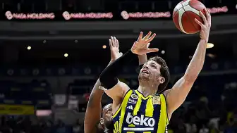Fenerbahçe Beko, Anadolu Efes Karşısında Büyük Farkla Geri Düşmesine Rağmen Galip Geldi