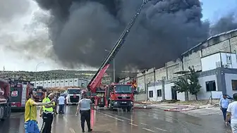 Gaziantep'te Tekstil Fabrikasında Yangın: Müdahale Devam Ediyor