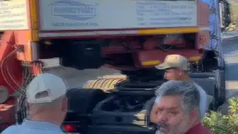 Hatay İskenderun'da Devrilen Tır Trafiği Durdurdu