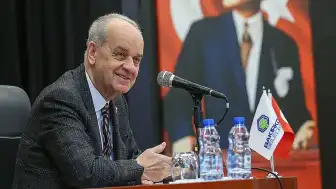 İlker Başbuğ'dan Özgür Özel'e Destek: 'FETÖ' İddialarına Tepki Gösterdi