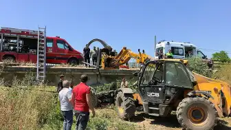 İnegöl'de Köprüden Düşen Traktörün Altında Kalan Sürücü Kurtarıldı