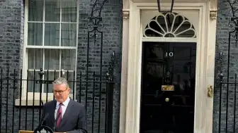 İngiltere Başbakanı Keir Starmer Görevinden İstifa Etti