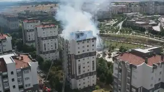 İstanbul Atakent'te 11 Katlı Binada Yangın: 10 Yaralı