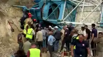 İstanbul'da İnşaat Şantiyesinde Kule Vinç Devrildi: 2 İşçi Ağır Yaralandı