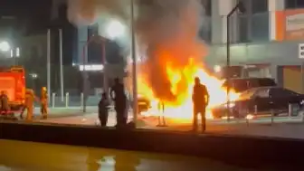 İstanbul'da Lüks Araçlarda Yangın: Kundaklama Şüphesi