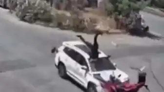 İzmir Bornova'da Trafik Kazası: 15 Yaşındaki Sürücü Motosiklete Çarptı