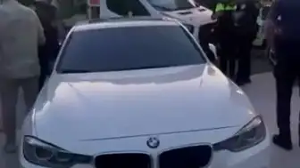 İzmir'de Polisten Kaçan Alkollü Sürücü Yayaya Çarptı, Aracından Uyuşturucu Çıktı