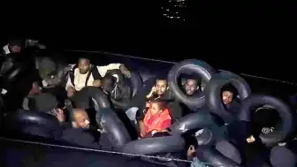 İzmir'in Karaburun Açıklarında 31 Göçmen Kurtarıldı