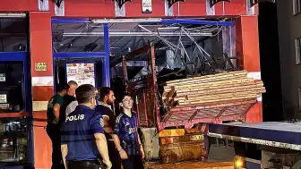 Konya'da Market Kazası: Kamyon Sürücüsü Ağır Yaralandı