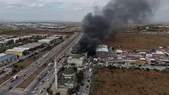 Konya'da Yatak Fabrikasında Çıkan Yangında Bir İtfaiye Eri Yaralandı