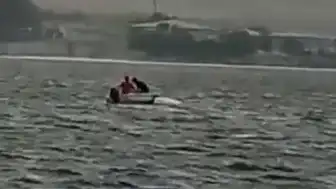 Küçükçekmece Gölü'nde Alabora Olan Kayıktakiler Kurtarıldı