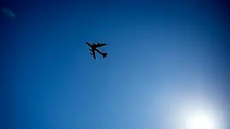 Los Angeles Yakınlarında ABD Hava Kuvvetleri'ne Ait B-52 Uçağı Düştü