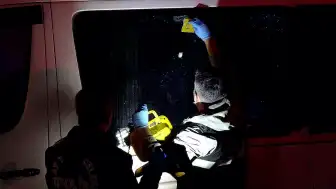 Malatya'da Husumetlisinin Silahlı Saldırısında 19 Yaşındaki B.A. Yaralandı, Minibüse de Kurşun İsabet Etti