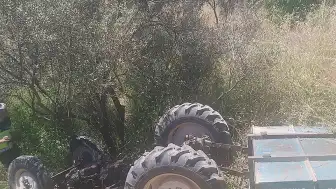 Manisa'da Devrilen Traktörün Sürücüsü Hayatını Kaybetti