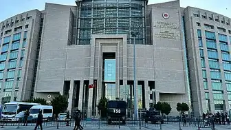 Özgür Özel'in Eski Şoförü A.D., Rüşvet Soruşturmasında Gözaltına Alındı