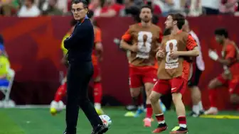 Paraguay Maçı Öncesi Montella: "Türkiye'deki herkesi mutlu etmek için elimizden gelenin en iyisini yapacağız"