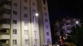 Şanlıurfa Karaköprü'de 9 Katlı Binada Yangın Çıktı