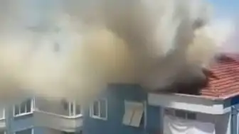 Silivri'de 4 Katlı Binanın Çatısında Yangın: Ekipler Müdahale Etti