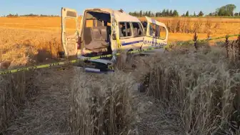 Silivri'de minibüs tarlaya devrildi: 2 ölü, 10 yaralı