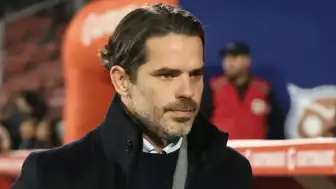 Universidad de Chile Teknik Direktörü Fernando Gago Basın Toplantısında Kalp Krizi Geçirdi